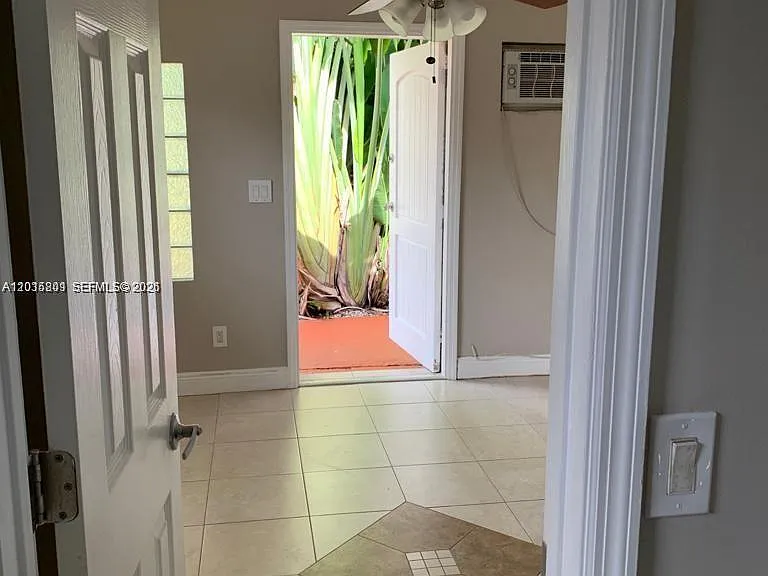 6012 SW 38th St #4 — Photo 4