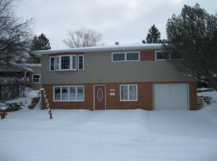 820 6th St N, Glasgow, MT 59230