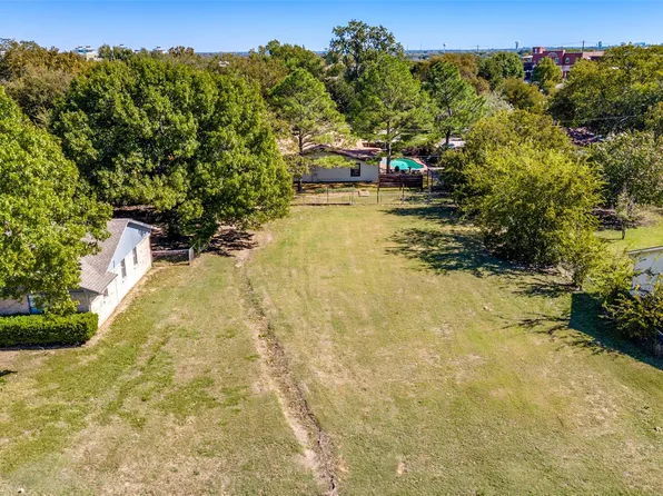 122 S Park Dr, Little Elm, TX 75068