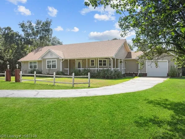 34069 Jacob Rd, Poteau, OK 74953