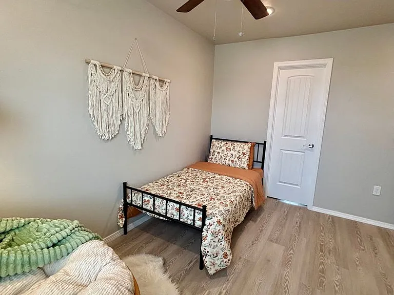 1515 S Macarthur Blvd — Photo 7