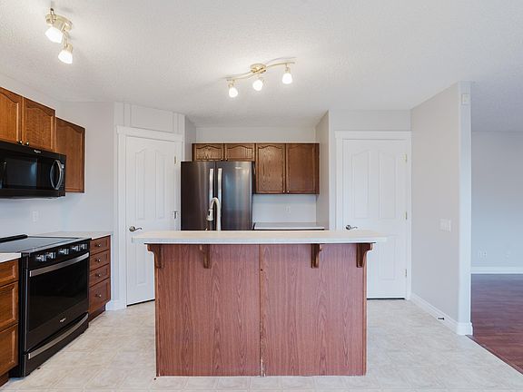 5th image of 611 Hooke Ct NW