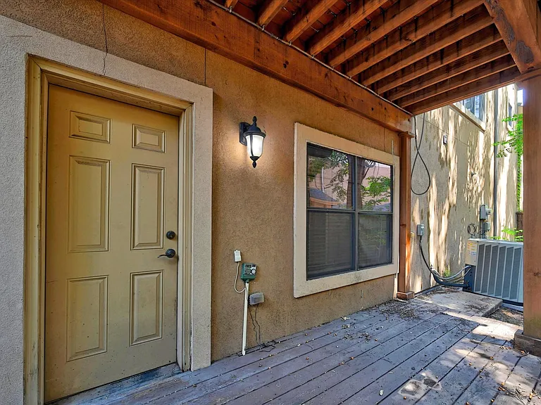 6220 Oram St #B — Photo 7