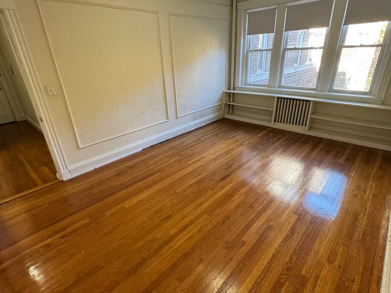 70 Chiswick Rd #33 — Photo 2