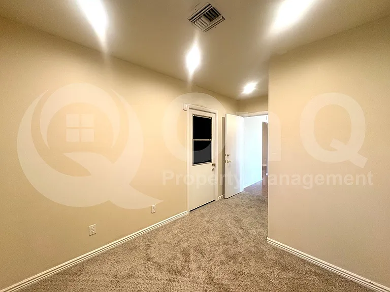 3421 E Camelback Rd — Photo 18