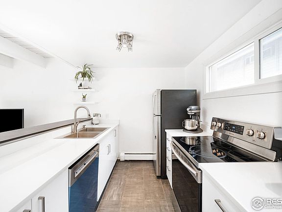 5th image of 1842 Canyon Blvd #211