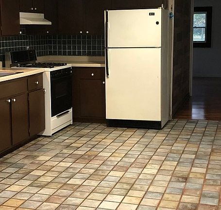 4th image of 22172 W Pineview Dr