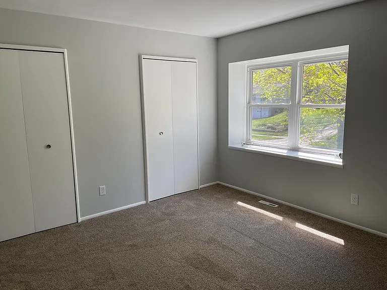1707 Pennoyer Ave — Photo 13