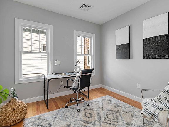 3rd image of 20 Alston St #20