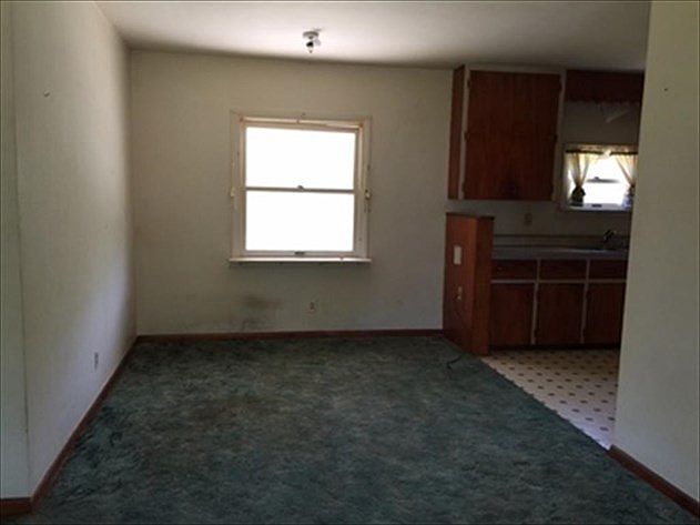 1st image of 122 Sunset Ln
