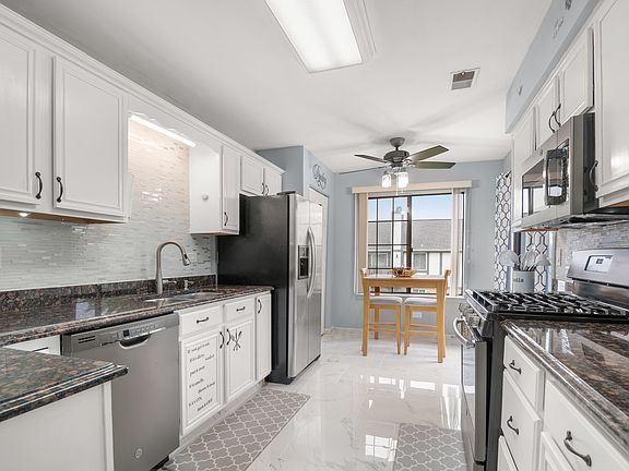 5th image of 9145 Fairmont Ct #63