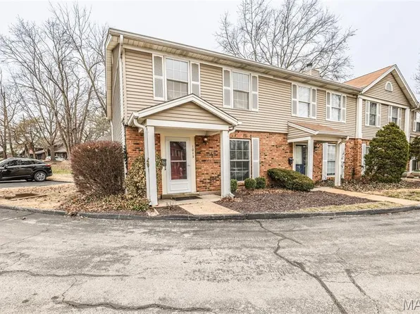 1015 Mersey Bend Dr, Saint Louis, MO 63129