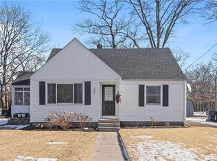 22 Helen Ave, Warwick, RI 02886