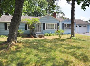 33 Jackson St, Windsor Locks, CT 06096