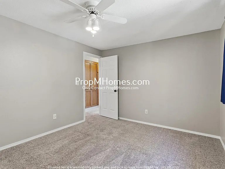 12200 SW 128th Ave — Photo 22