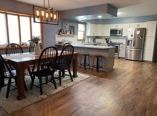 814 Maple St, Carrollton, IL 62016