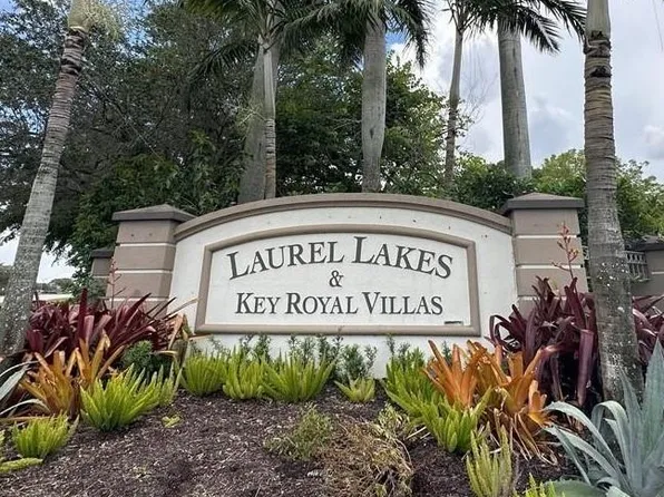 8298 Key Royal Ln APT 424, Naples, FL 34119