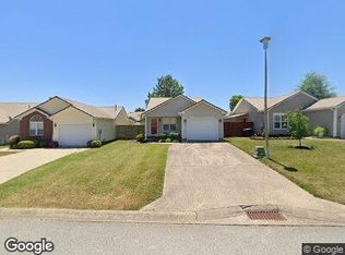 314 Deerwood Dr, Hopkinsville, KY 42240