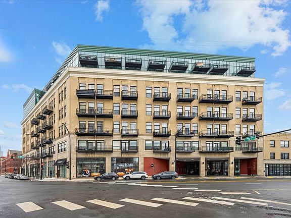 2nd image of 1645 W Ogden Ave Unit 634