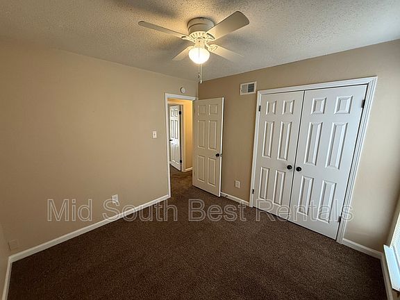 5th image of 911 Chesterton Dr