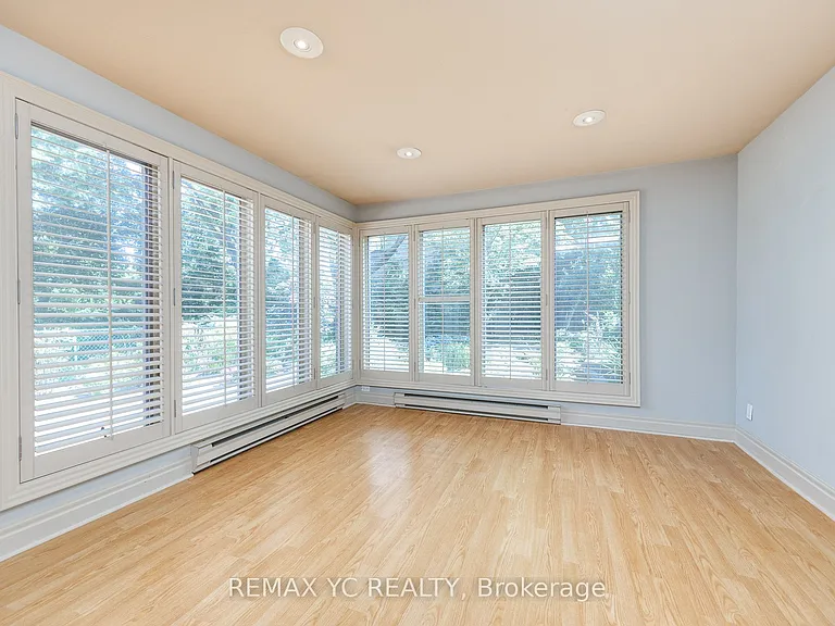 425 Broadway Ave — Photo 11