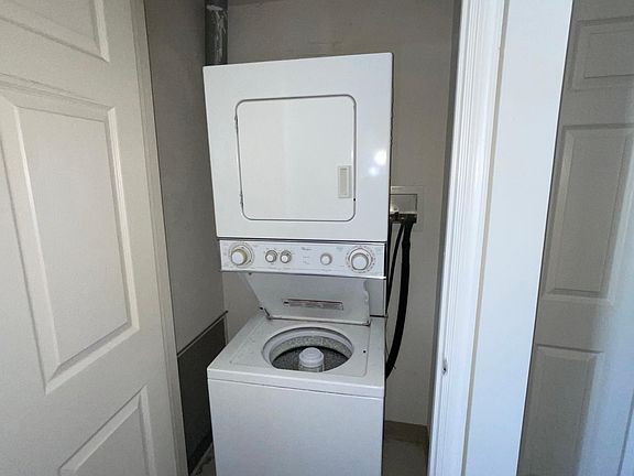 3rd image of 1227 Bainbridge St #3C