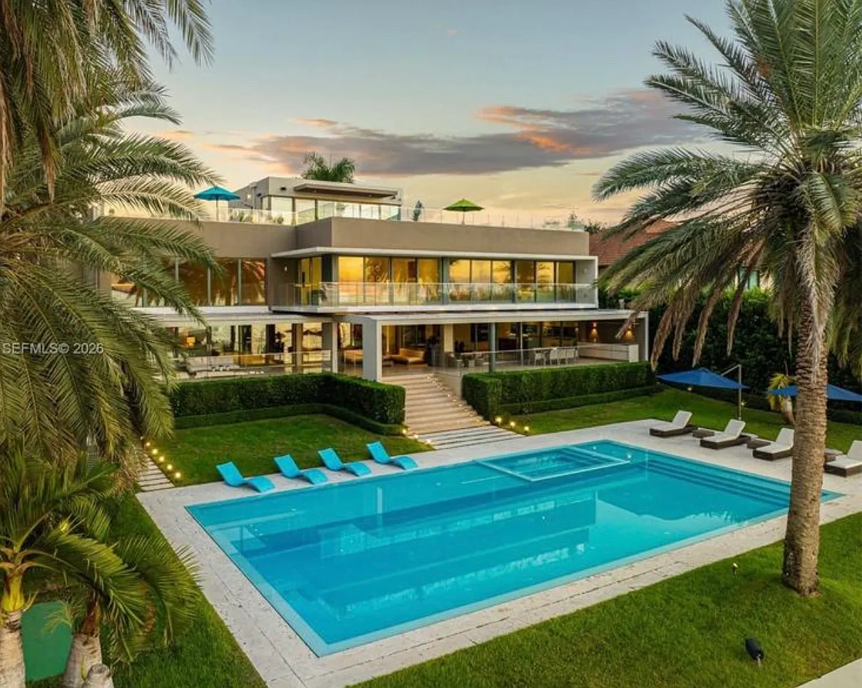 5 bed, 8.5 bath, 8903 sqft, $180,000 — Photo 3