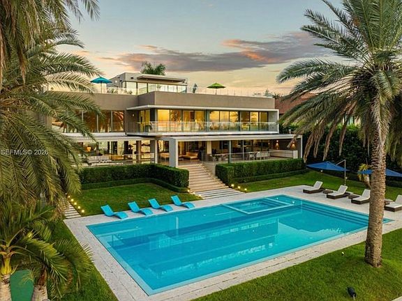 3rd image of 360 Harbor Dr #1