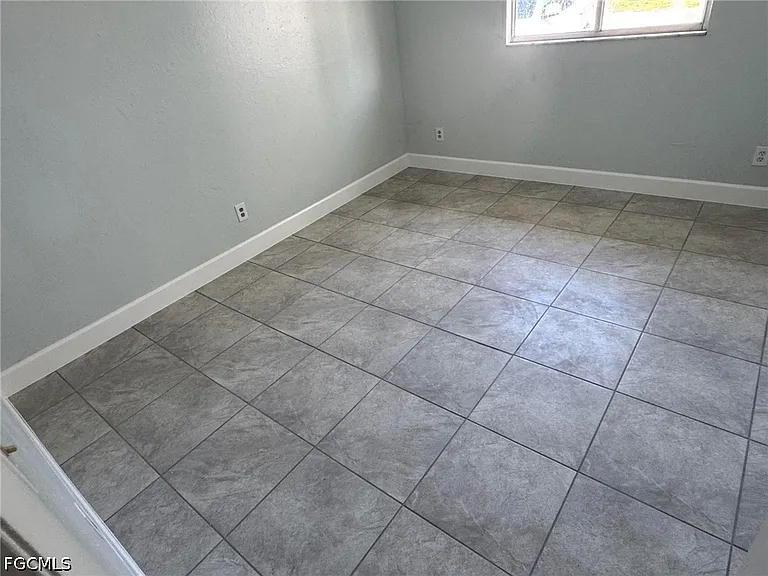 2027 Eloise Cir — Photo 6