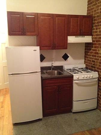 2nd image of 234 E 106th St APT 1B