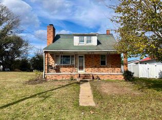 314 W Spring Ave, Elkton, VA 22827
