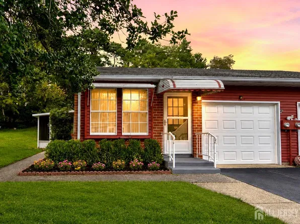6 Drake St #A, Manchester Township, NJ 08759