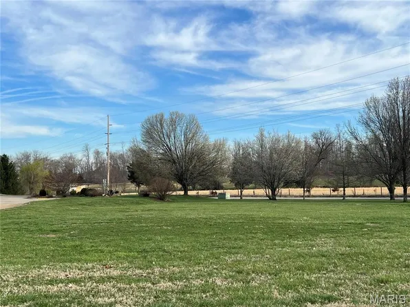 2 Stonebridge Cir, Farmington, MO 63640