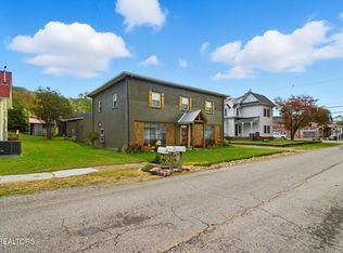 213 Kingston Ave, Oliver Springs, TN 37840