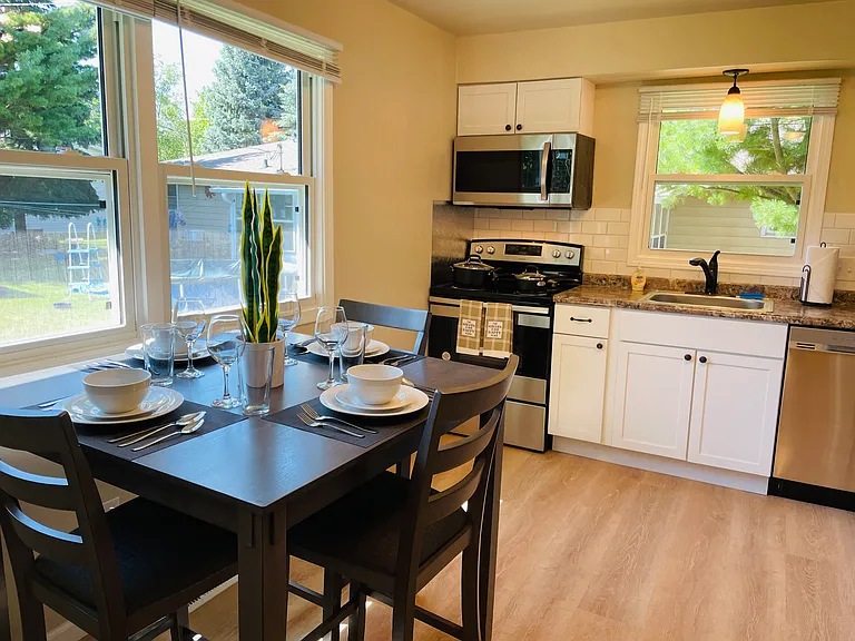 2703 N Helen St #2703 — Photo 4