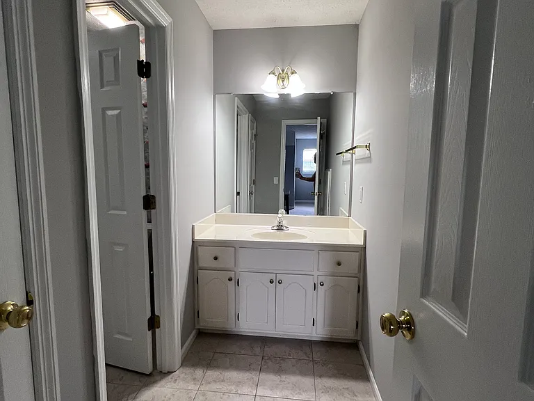 2111 Pentland Rd — Photo 25