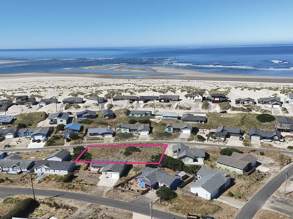 2nd image of 113 NW Sunset Way