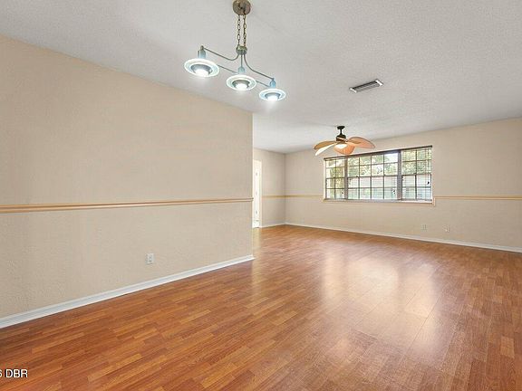 5th image of 10 Brookside Cir