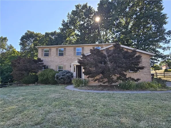 3543 Oak Spring Dr, Hamilton, OH 45011