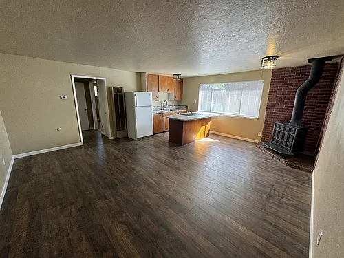 1198 Martin Ave Photo 1