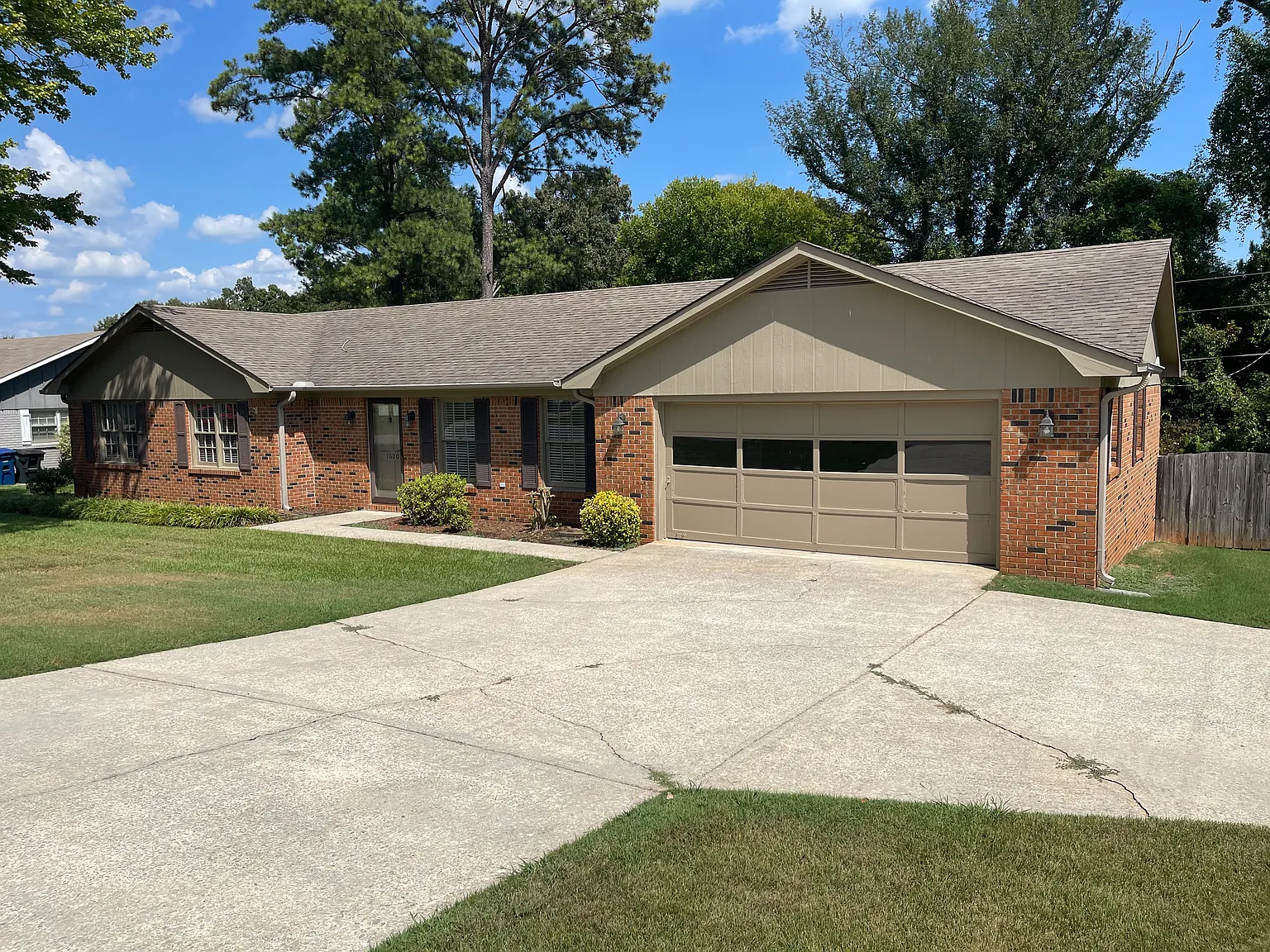 3 bed, 1630 sqft, $1,800 — Photo 2
