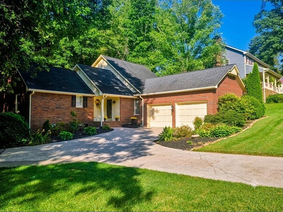 1st image of 348 Hickory Hills Dr NE