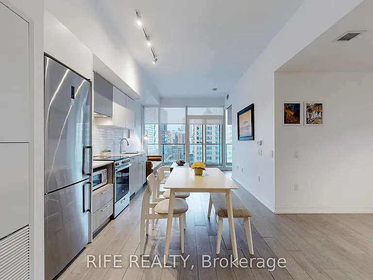 251 Jarvis St #830 — Photo 17