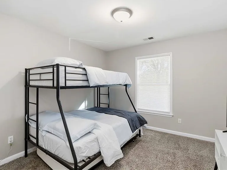 639 Ira St SW — Photo 13