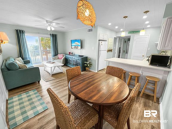 4th image of 1129 W Beach Blvd #111