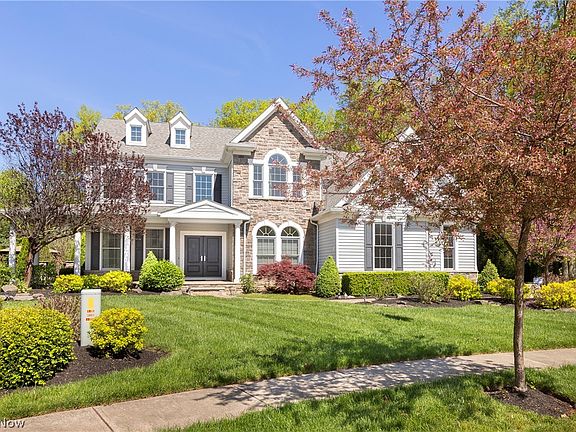 2nd image of 32654 Greystone Cir