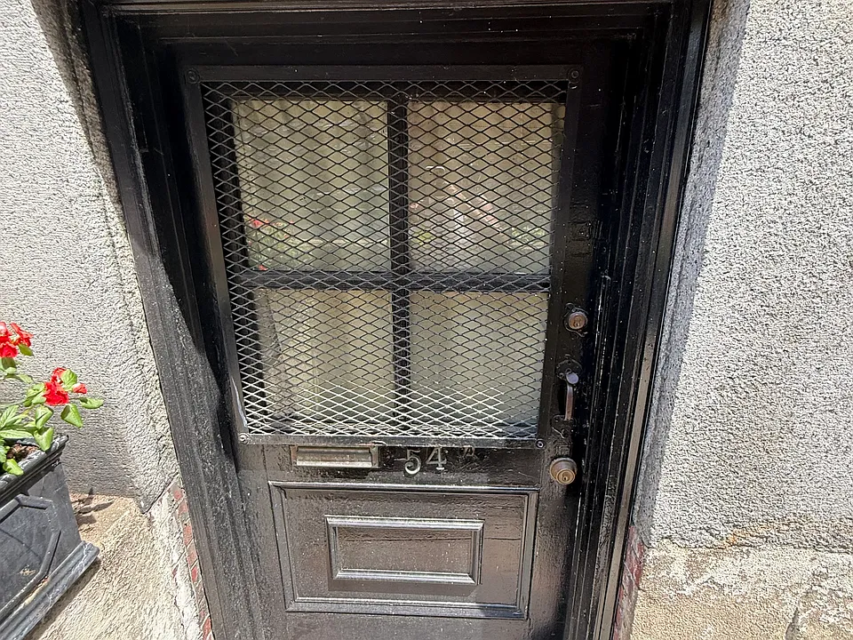 54 S Russell St #4
