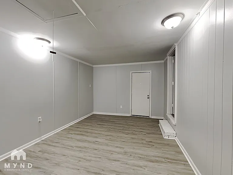 1290 Maple St SE — Photo 6
