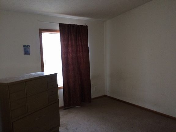 2nd image of 876 Lawson Ave E