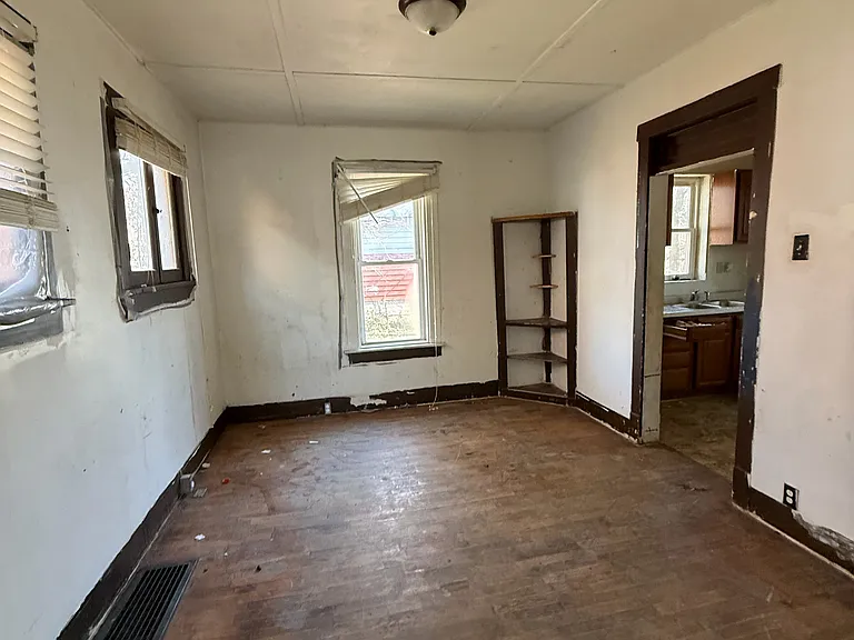 1908 N Union St — Photo 12